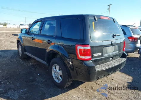 2011 Ford Escape Xls z USA, uszkodzony, nr VIN 1FMCU0C75BKA02677